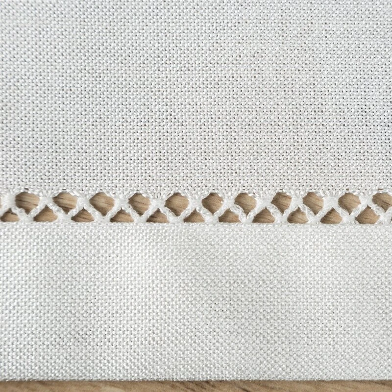 OBRUS EMILY 30 X 40 CM BIAŁY