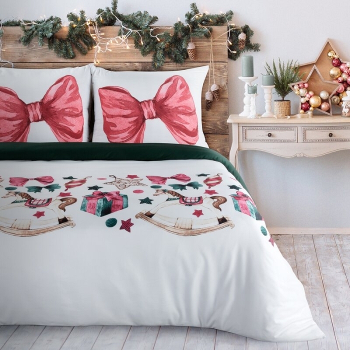 KOMPLET POŚCIELI ŚWIATECZNEJ RIBENO 220 X 200 CM BIAŁY KOMPLET POŚCIELI ŚWIATECZNEJ RIBENO 220 X 200 CM BIAŁY