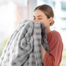 Jasno Szare Narzuty na kanape i fotele Kostka Melanż Jasno Szare Narzuty na kanape i fotele Kostka Melanż